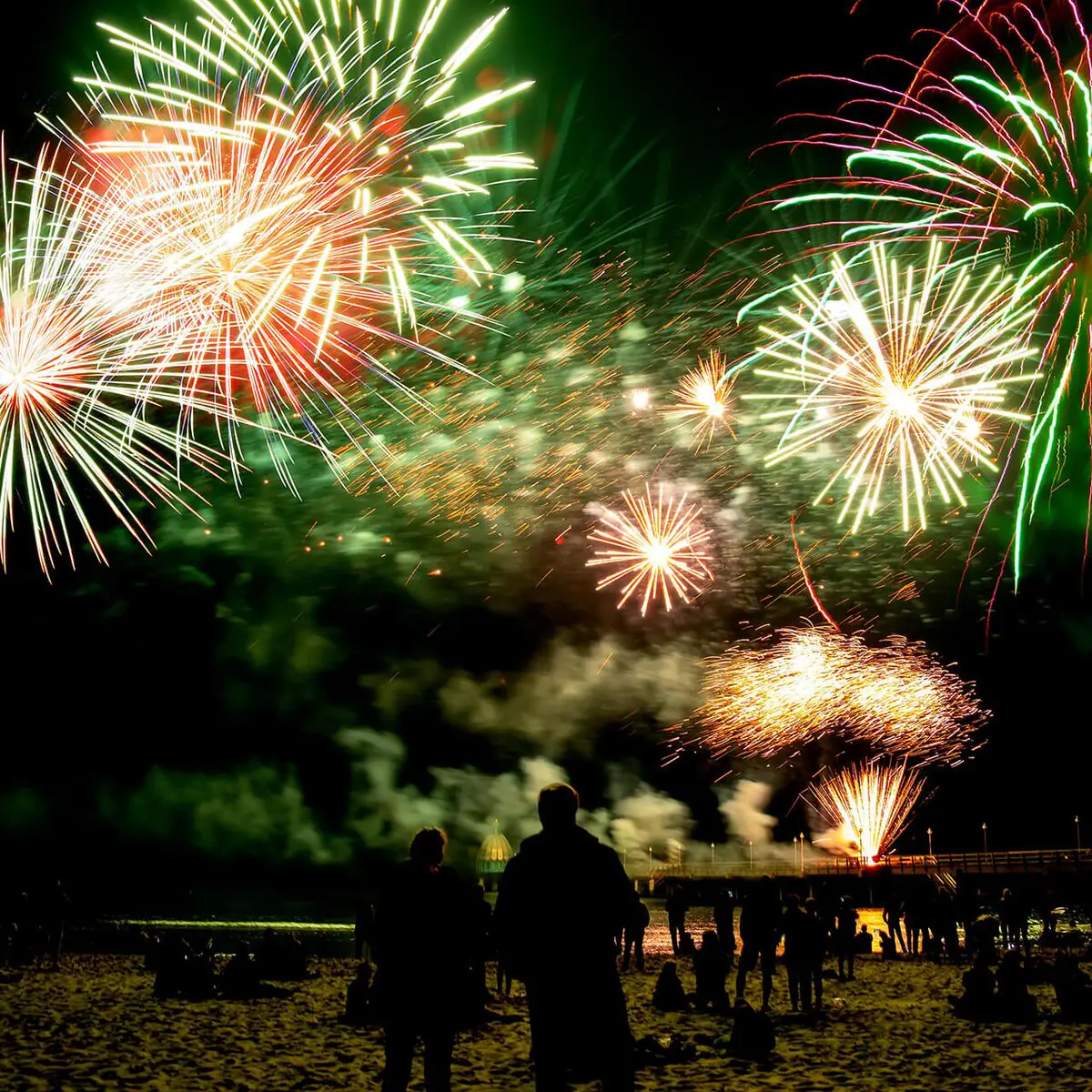 Silvesterfeuerwerk über der Ostsee